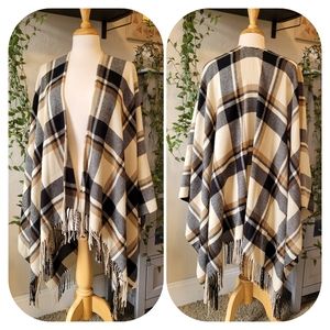Uniqlo Tartan Plaid Shawl Poncho Wrap